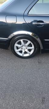 Mercedes-Benz E 320 AVANTGARDE Avantgarde - Mercedes-Benz E 320: Avantgarde