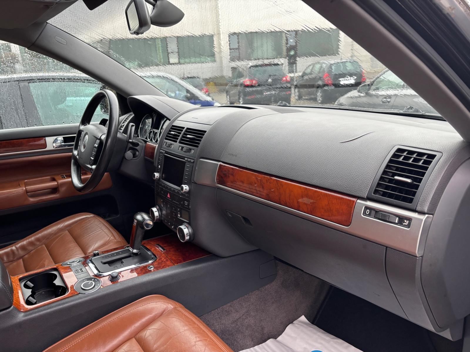 Volkswagen Touareg 2005 — photo 25