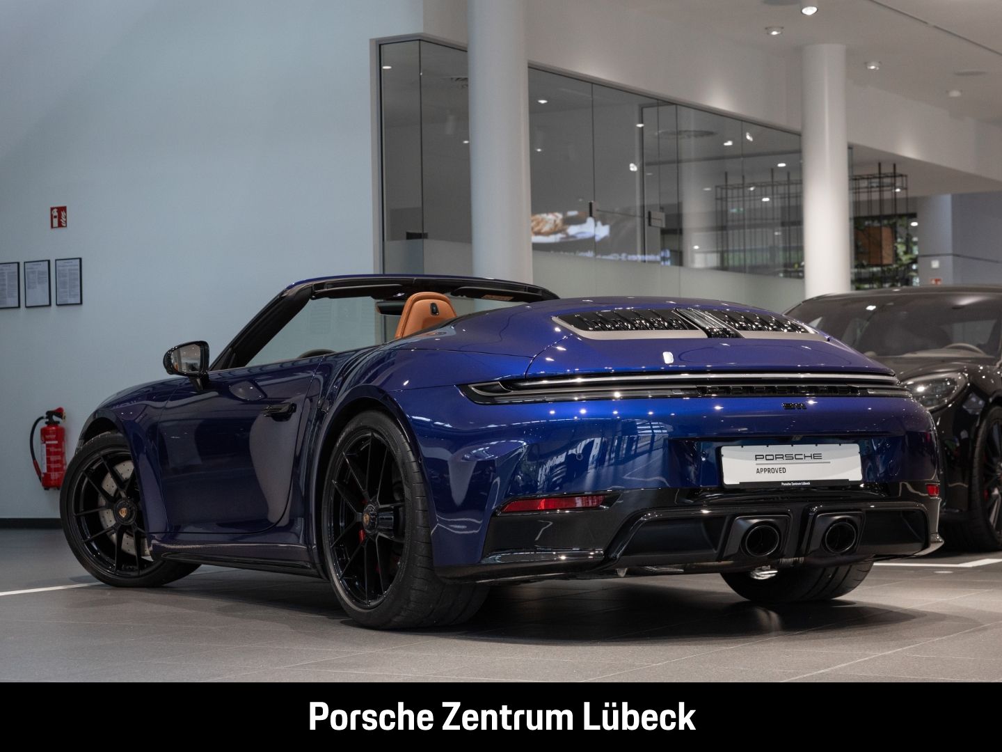 Porsche 992 911 Carrera 4 GTS Cabriolet Clubleder BOSE imagem 3