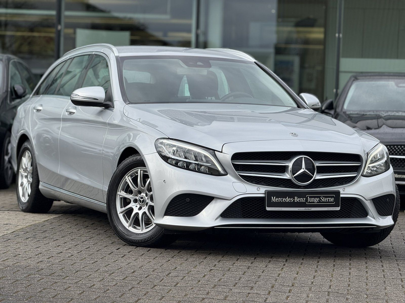 Fahrzeugabbildung Mercedes-Benz C 220 d T AVANTGARDE*LED*KAMERA*NAVI*