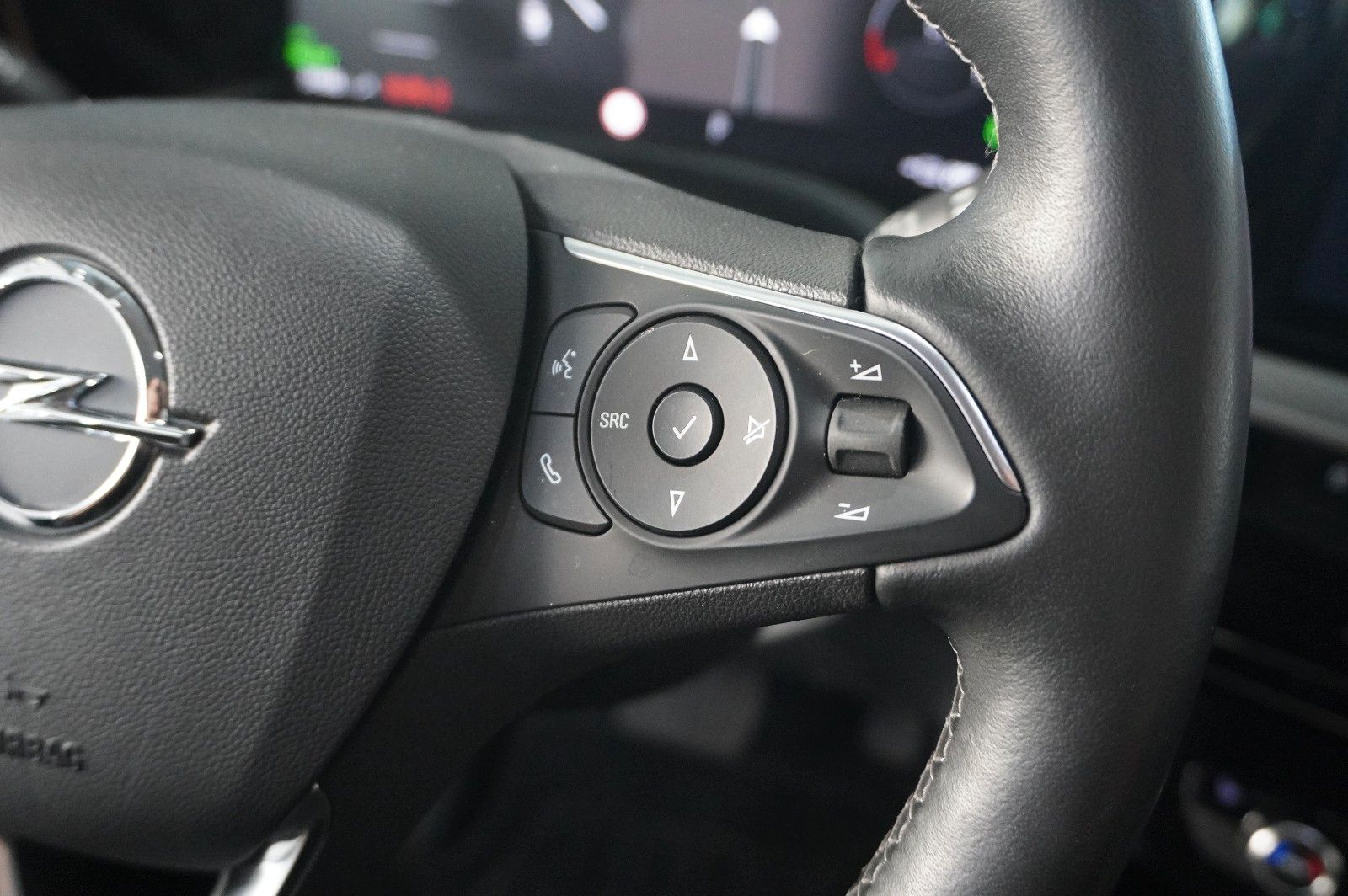 Fahrzeugabbildung Opel Mokka-e ELEGANCE 3-PHASIG NAVI/LED/VIRTU/SHZ/DAB