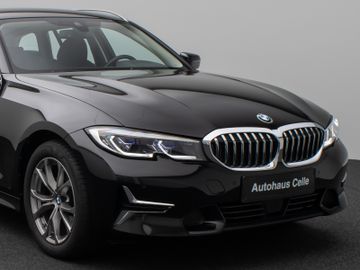 Fahrzeugabbildung BMW 320d xDr Tour Luxury Line AHK HiFI Laserlicht