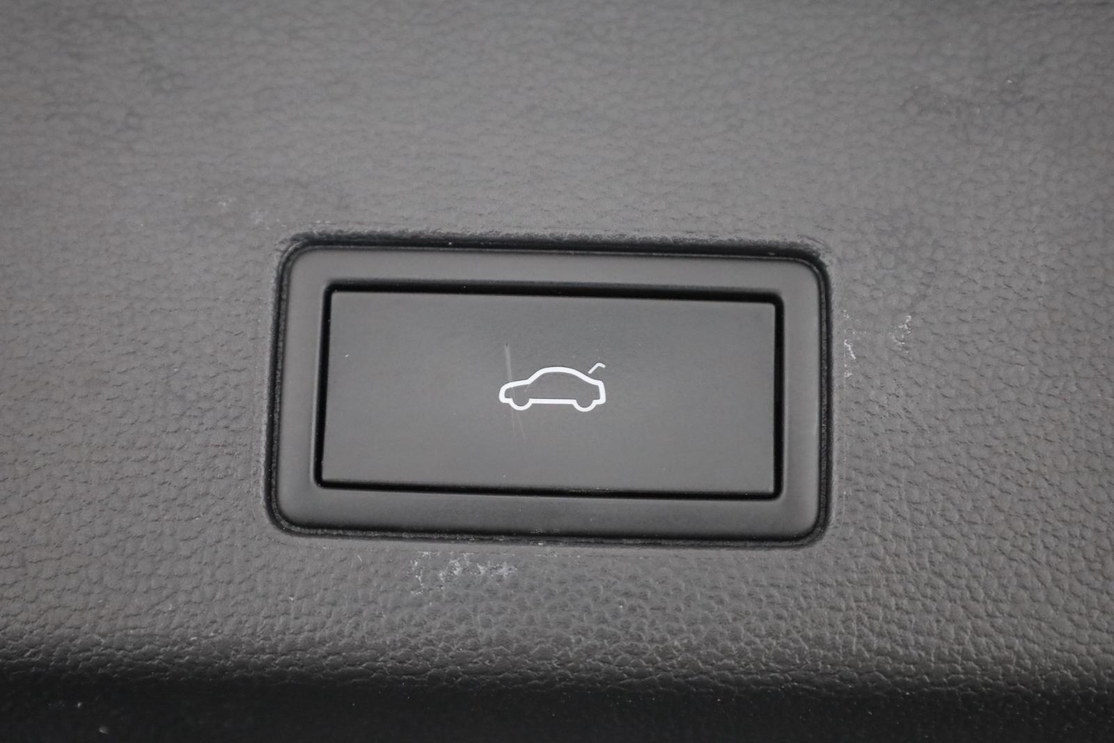 Volkswagen Golf VIII Variant 1.5 eTSI DSG Life LED Navi AHK, миниатюра 27