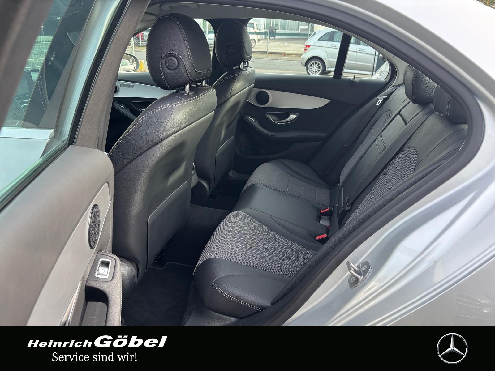 Fahrzeugabbildung Mercedes-Benz C 180 AVANTGARDE*LED*SD-KARTEN-NAVI*AMBIENTEBEL*