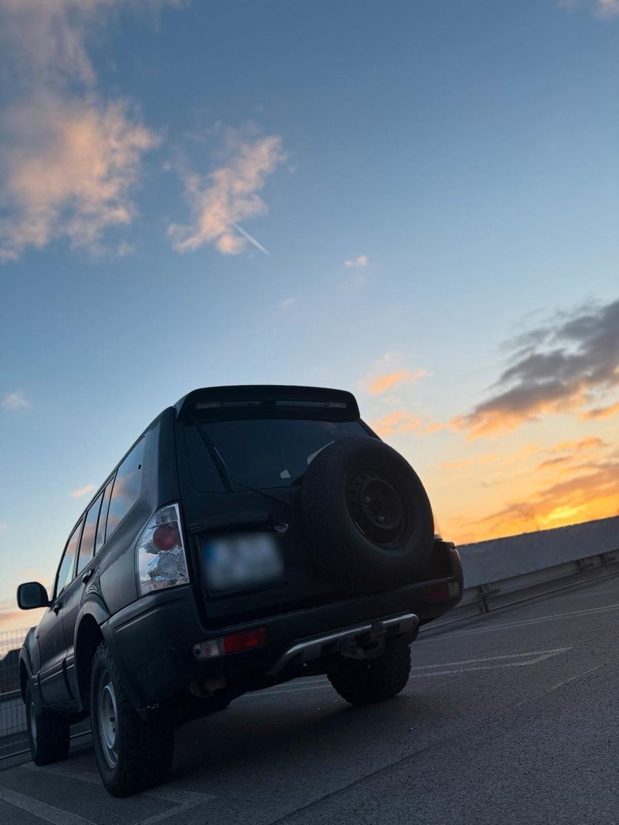 Mitsubishi Pajero 2005 — engine 160 HP (118kW)