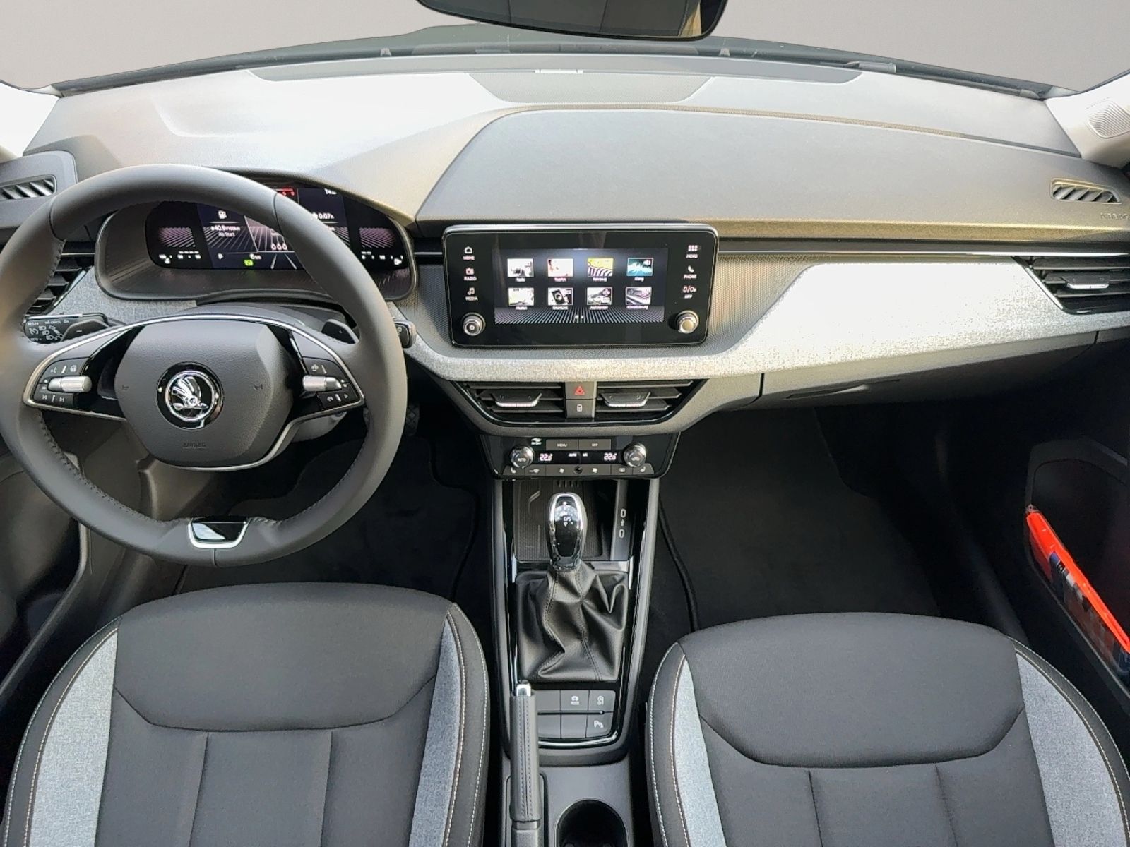 Kamiq 1.0 TSI Drive, 17" Alu, flat floor, LED, G