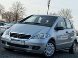 Mercedes-Benz A 150 Classic*Automatik*Tüv-Neu*Klima*Scheckheft - Mercedes-Benz A 150 mit Benzin-Antrieb: Limousine, Automatik