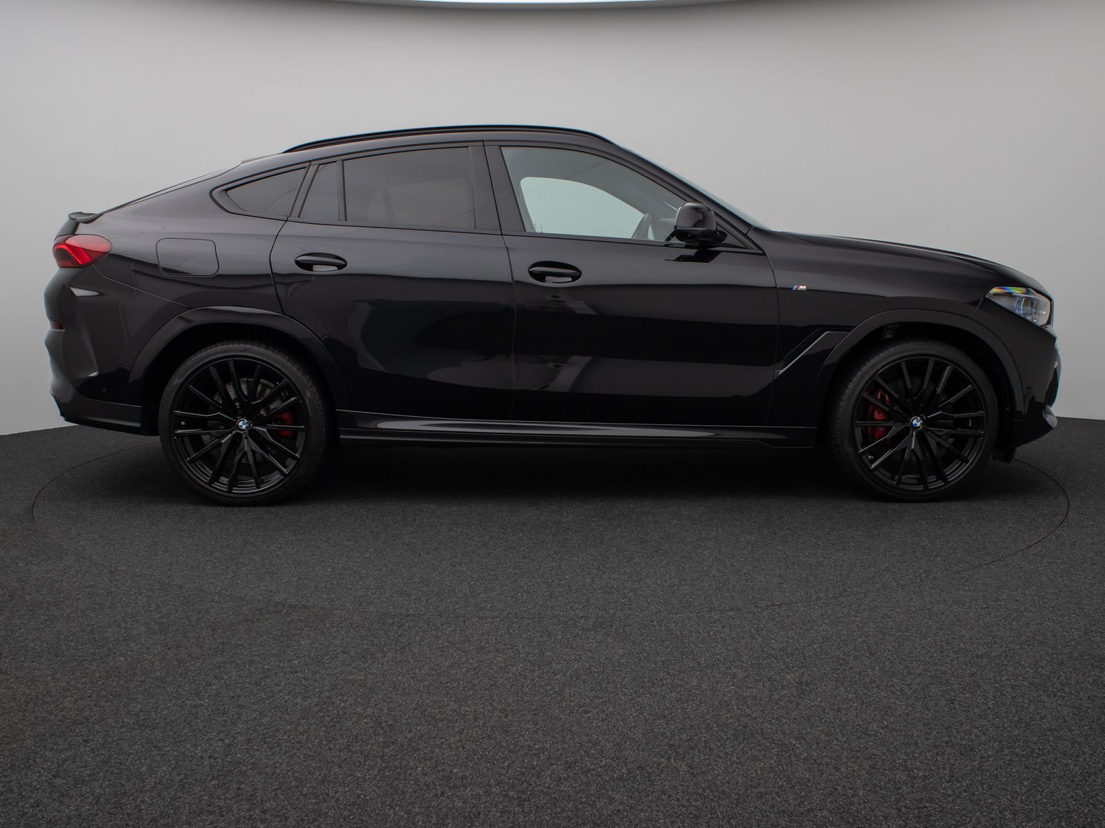 Fahrzeugabbildung BMW X6 M50i Panorama360°Laser Massage HUD B&W 22Zoll