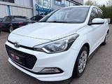 Hyundai i20 1.2 16V Classic*2.HAND-EURO 6-WR-KLIMA* - Hyundai i20: Weiß