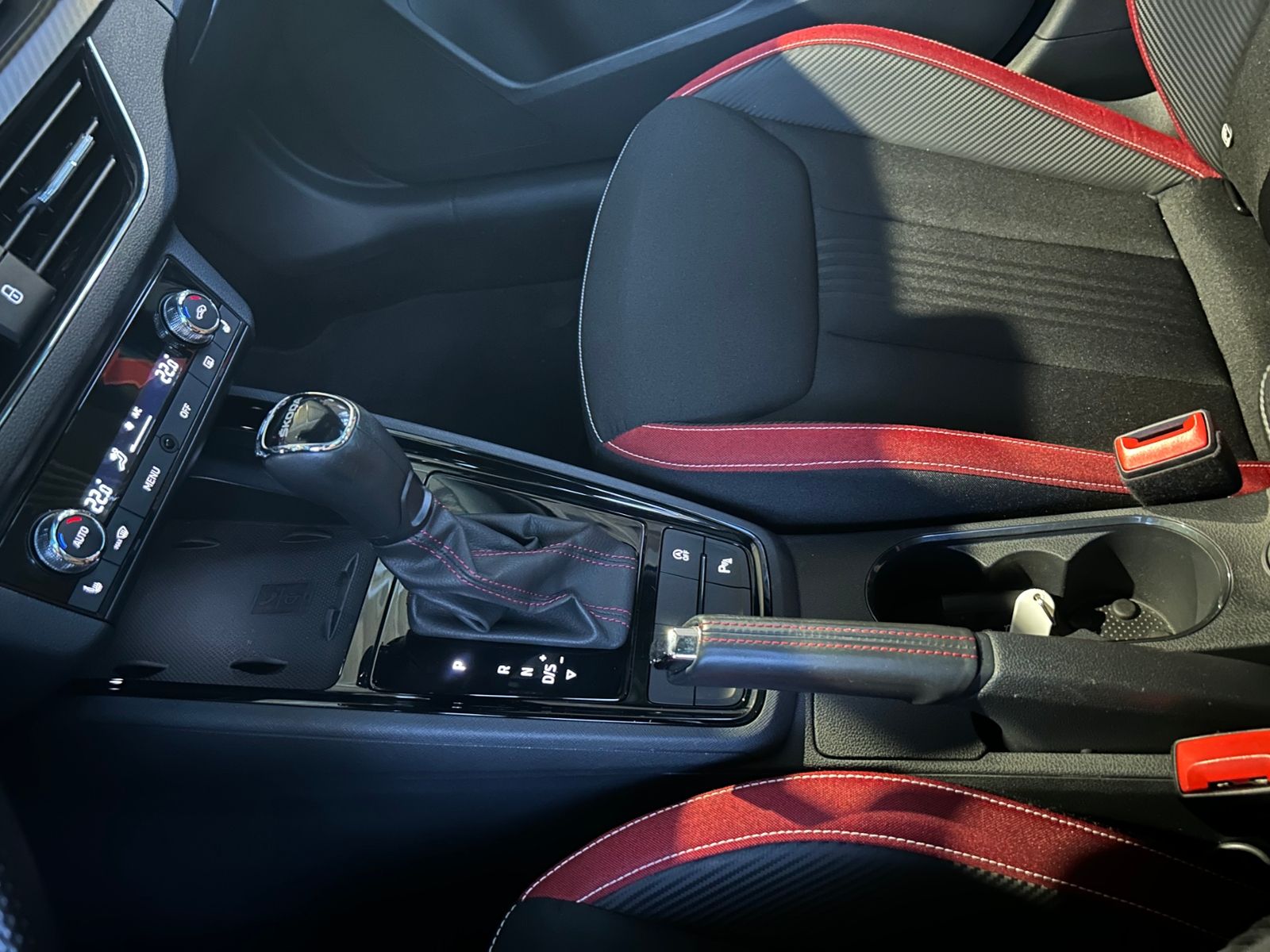 Fahrzeugabbildung SKODA Kamiq Monte Carlo Tiptronic ACC RFK LED