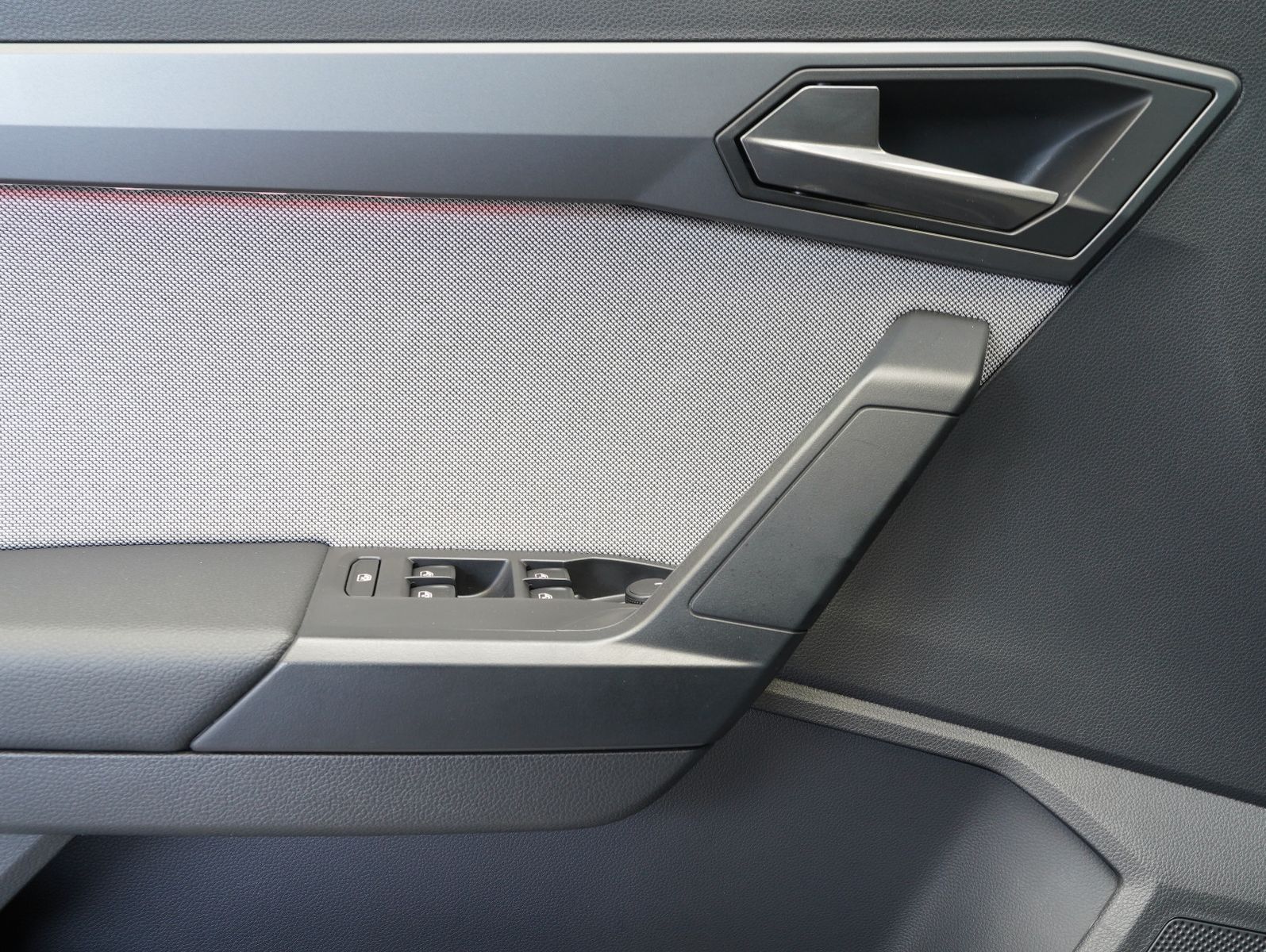 Fahrzeugabbildung SEAT Arona 1.5 TSI 110 kW FR Black Edition