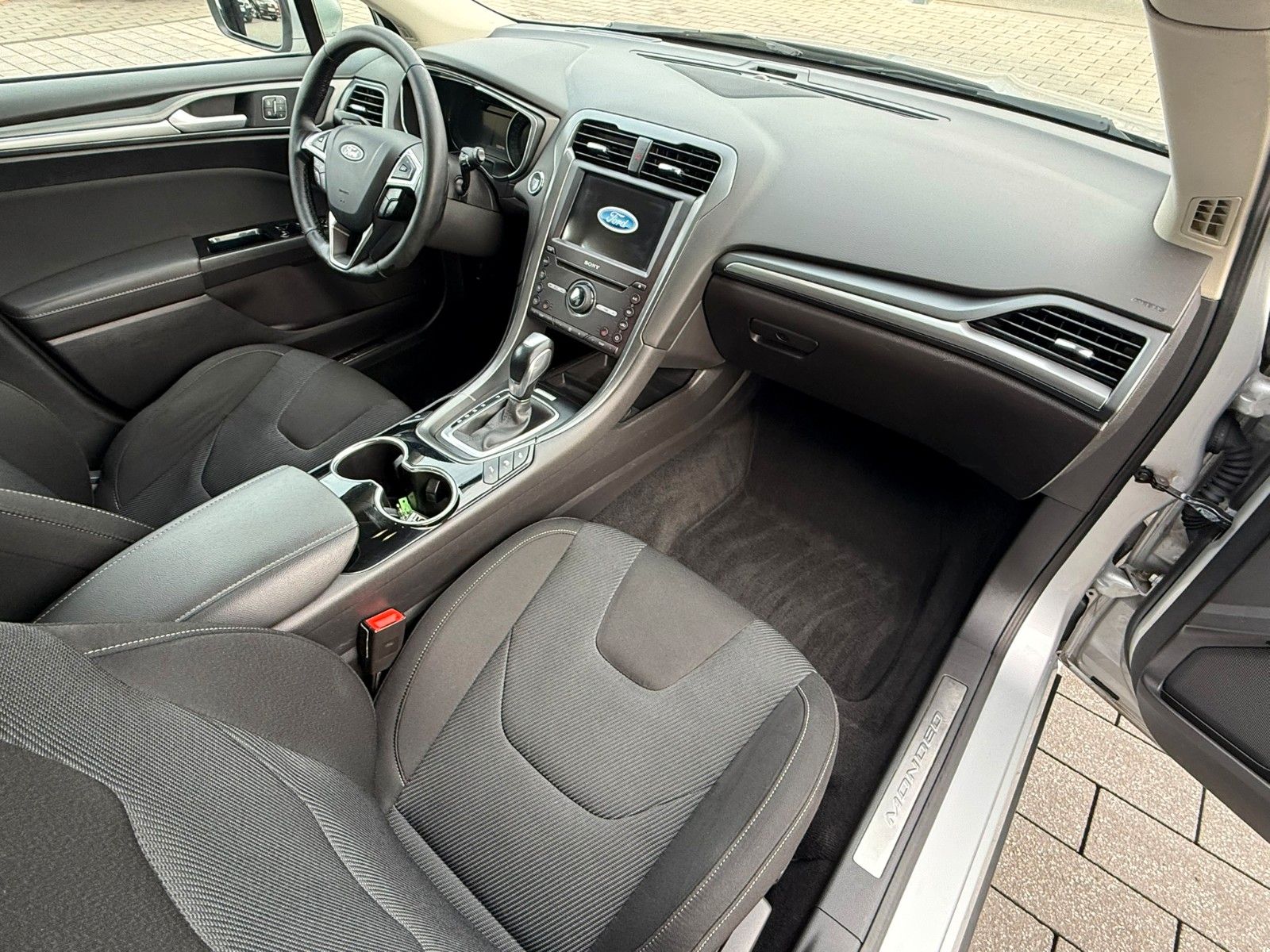 Fahrzeugabbildung Ford Mondeo Turnier Titanium