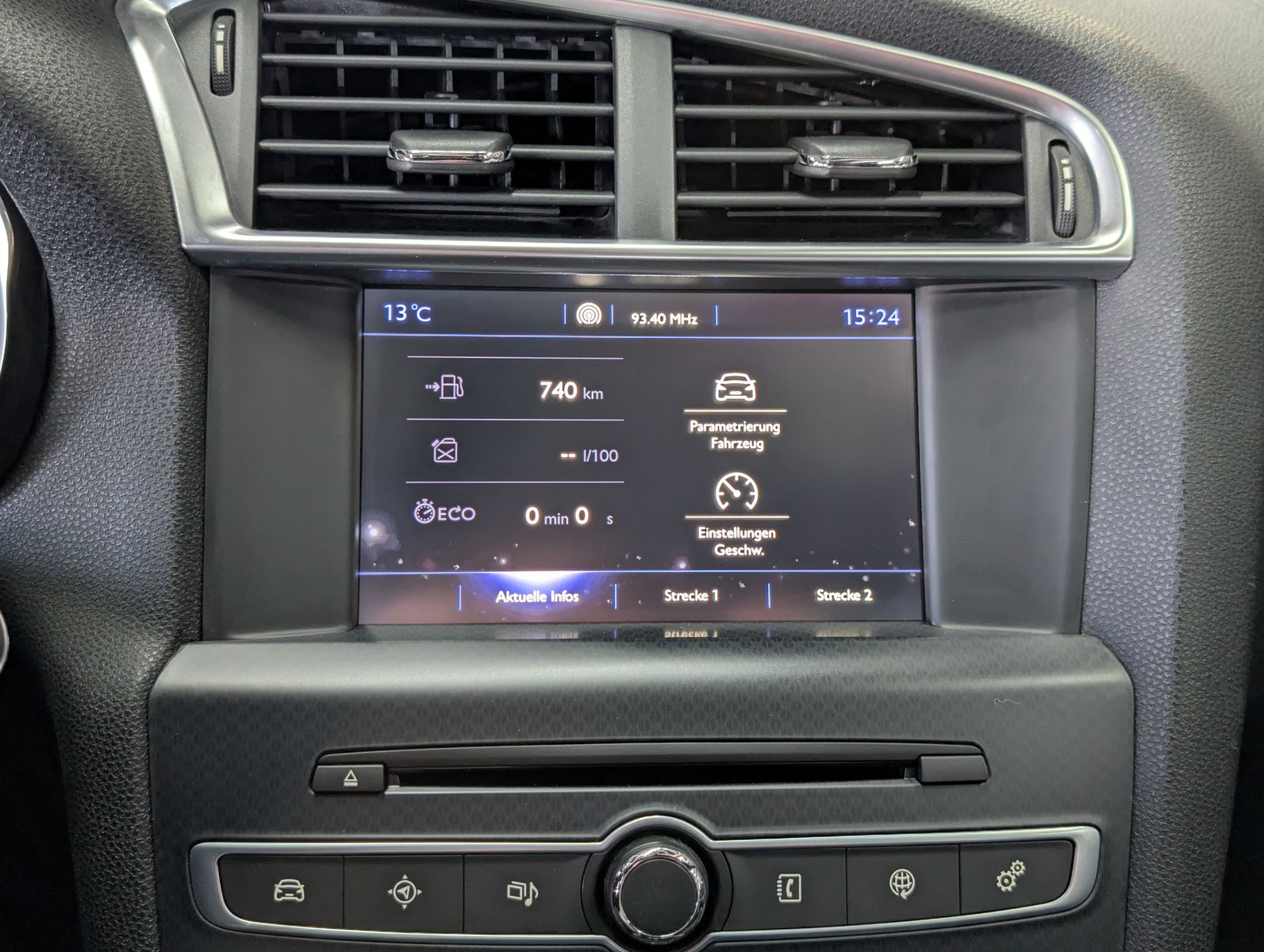 Fahrzeugabbildung DS Automobiles DS4 1.2 PureTech Basis MFL KAM TEMP SHZ PDC ALU1