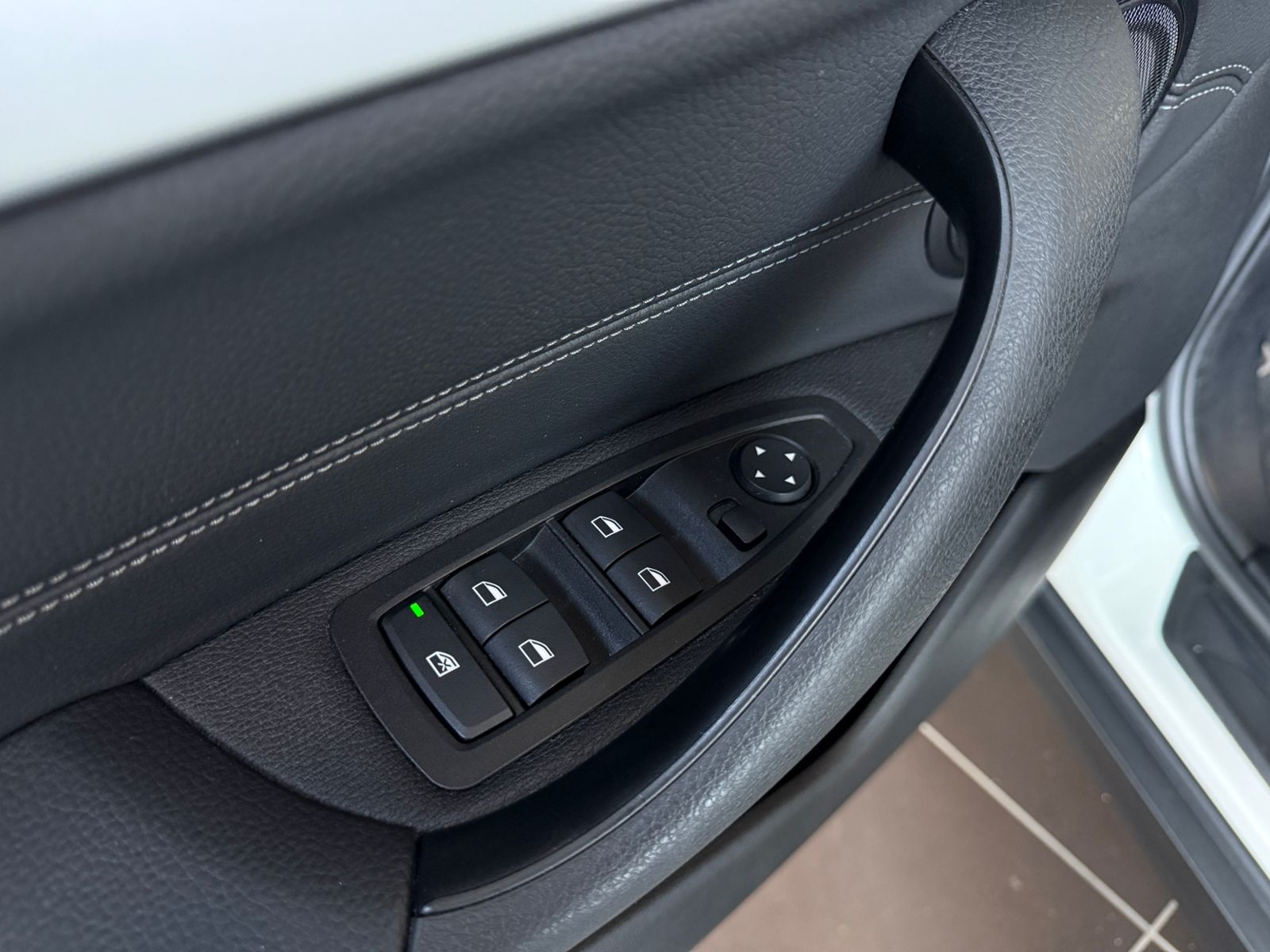 Fahrzeugabbildung BMW X2 sDrive 20 i HUD LEDER KAM LED 18"