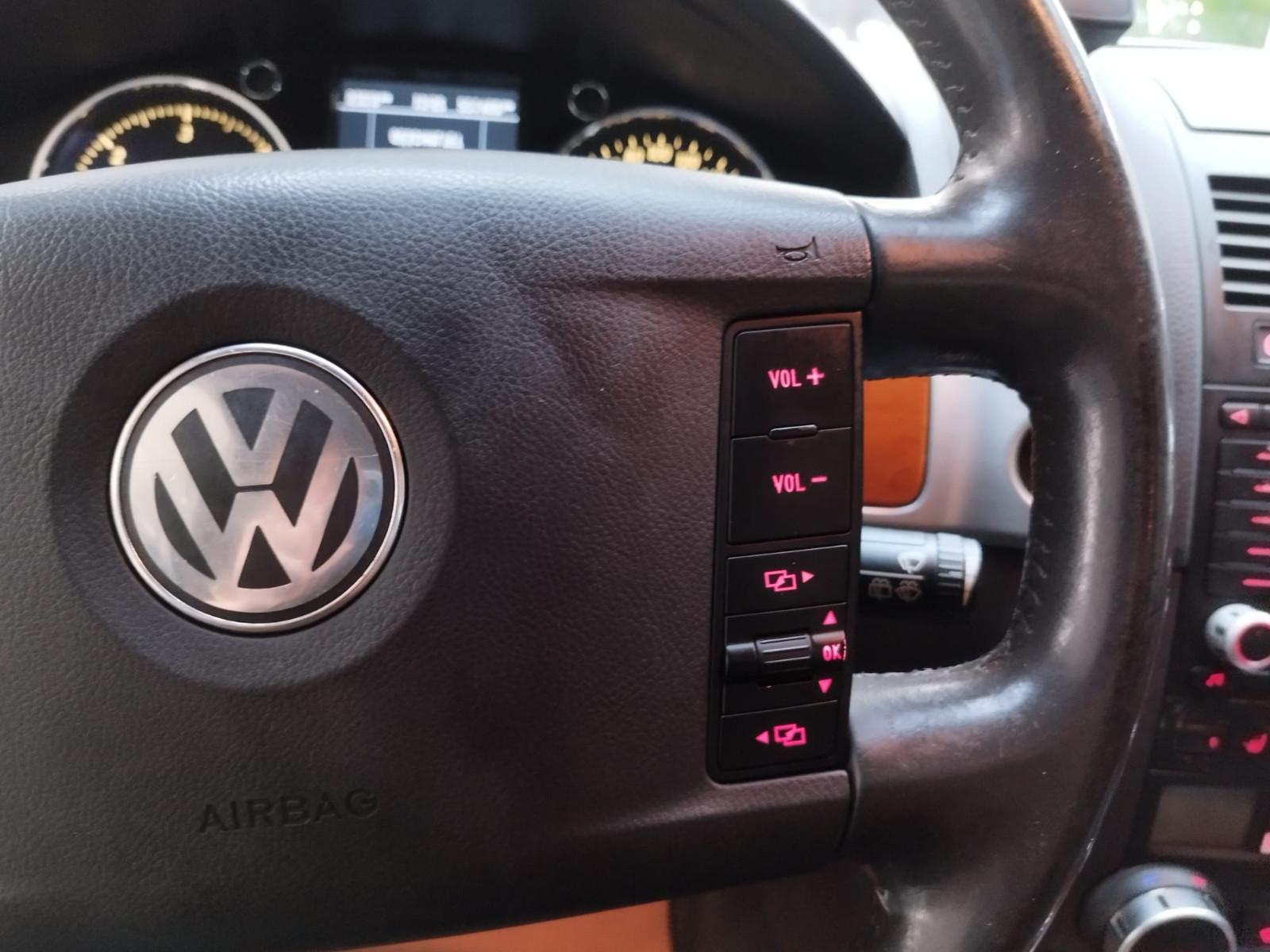Volkswagen Touareg 2005 — photo 26