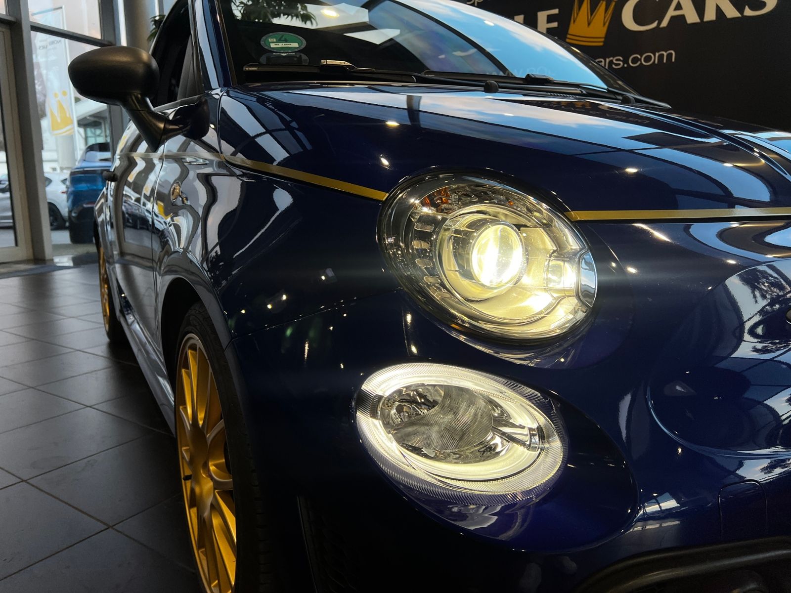 Fahrzeugabbildung Abarth 595C Scorpioneoro Turismo Aut  Sitzheizung RFK