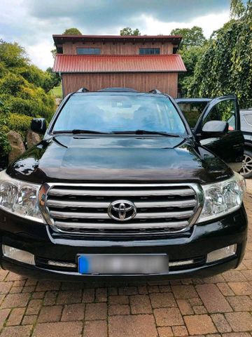 Toyota Landcruiser V8  LC 200 Gold / Silber