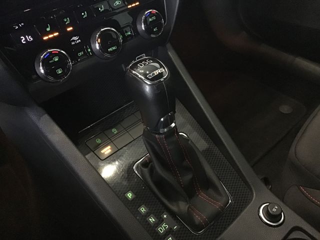 Fahrzeugabbildung Skoda Octavia RS 2.0 TSI Combi ACC/Pano/Navi/LED/SHZ