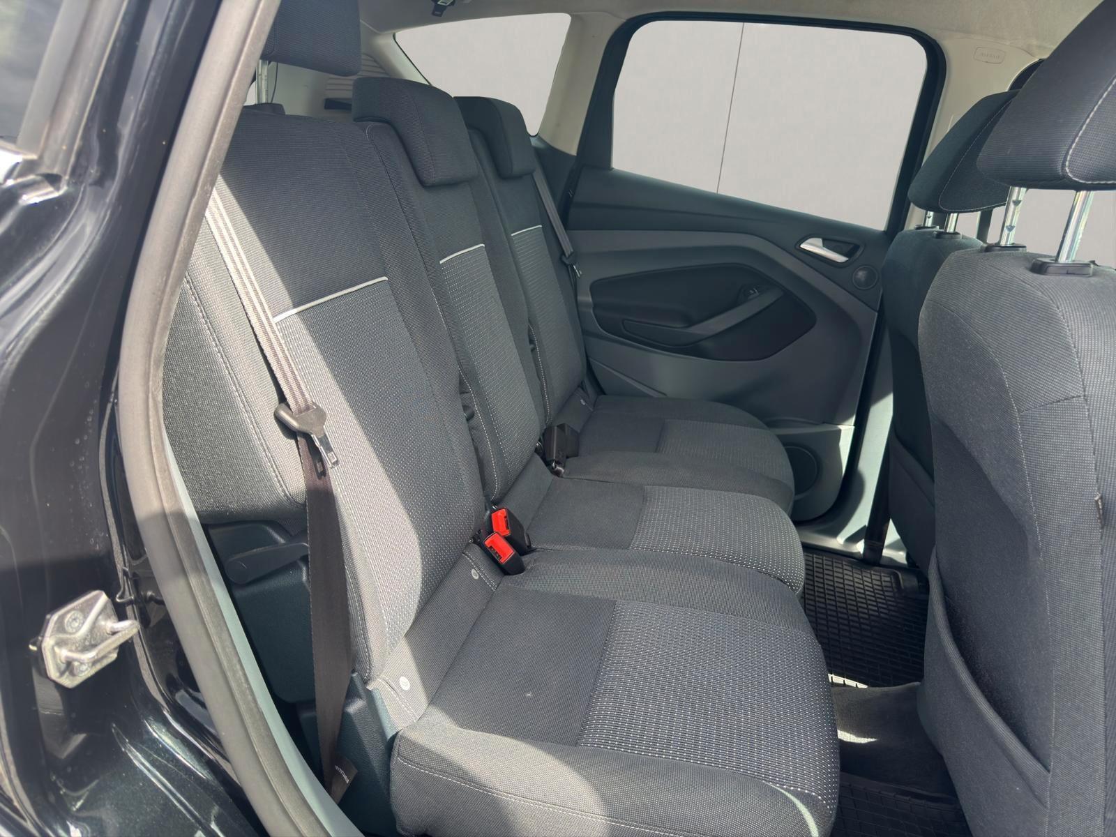 Ford C-MAX 2012 — photo 17