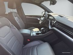 VW Touareg 3.0 TDI R-Line 4M Navi Fahrass Ahk Luft VW Touareg 3.0 TDI R-Line 4M Navi Fahrass Ahk Luft
