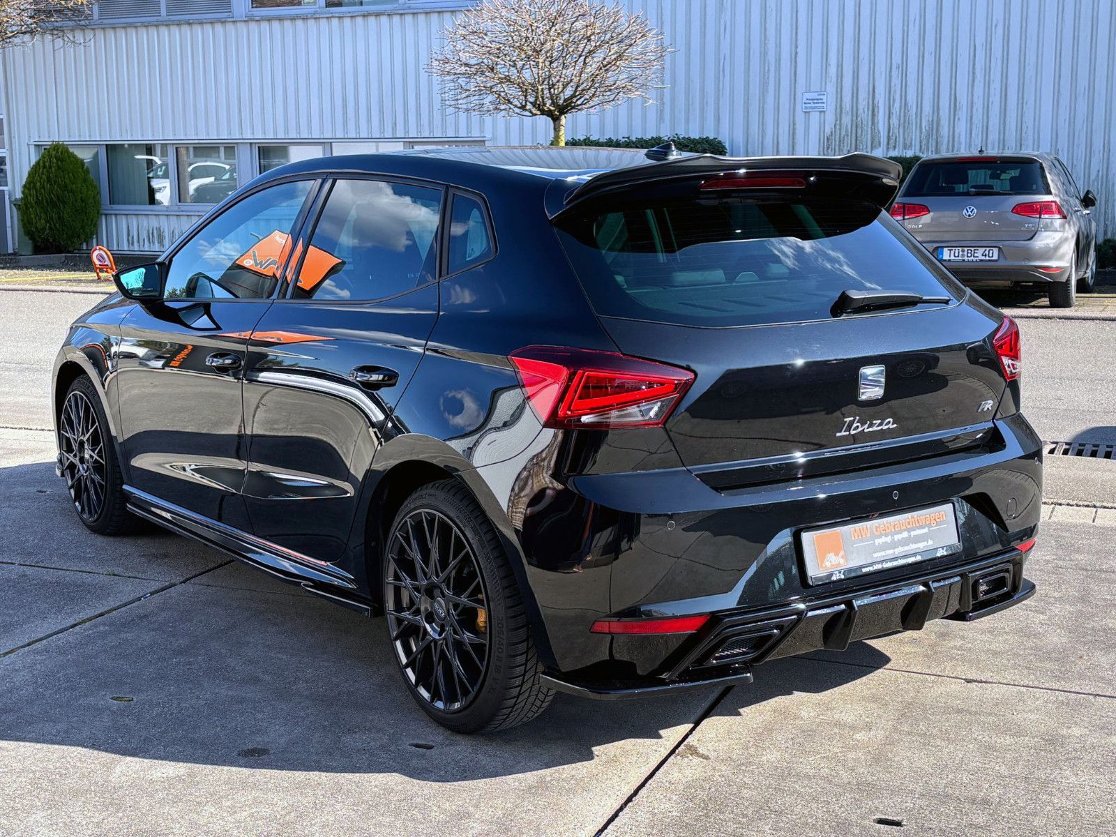 Fahrzeugabbildung SEAT Ibiza FR 1.5TSI DSG BlackEdition ACC LED KAM GSD