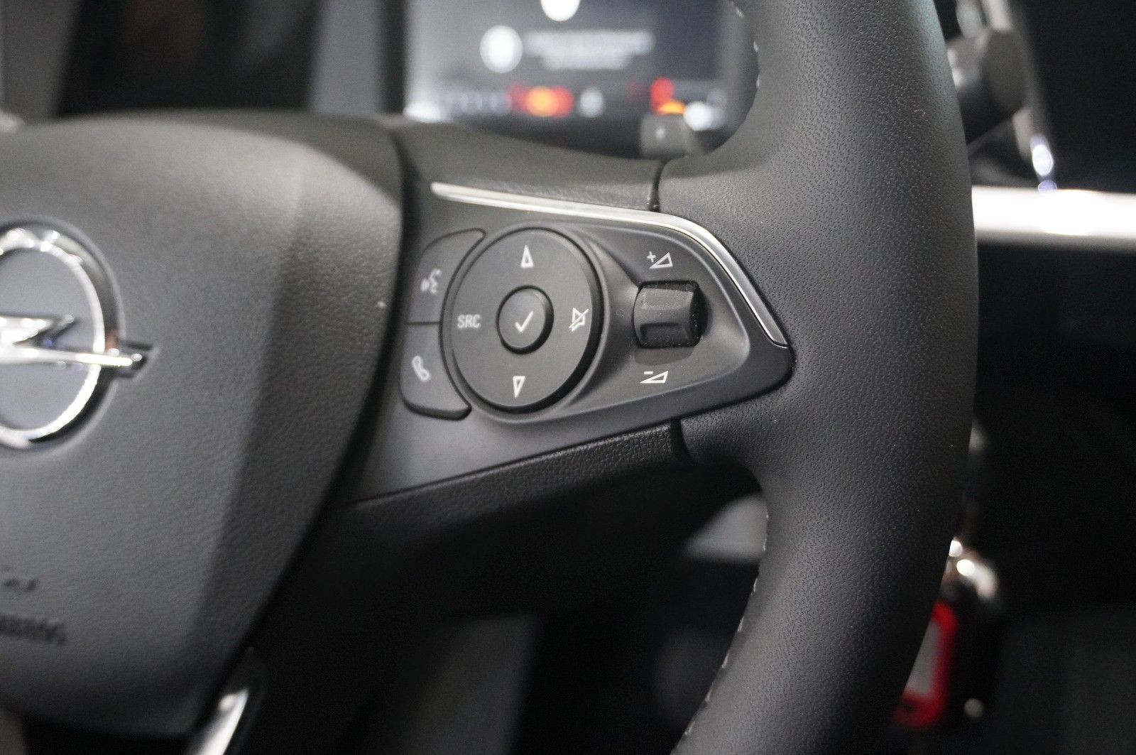 Fahrzeugabbildung Opel Grandland (X) 1.2T ENJOY NAVI/LED/KAMERA/SH/DAB+