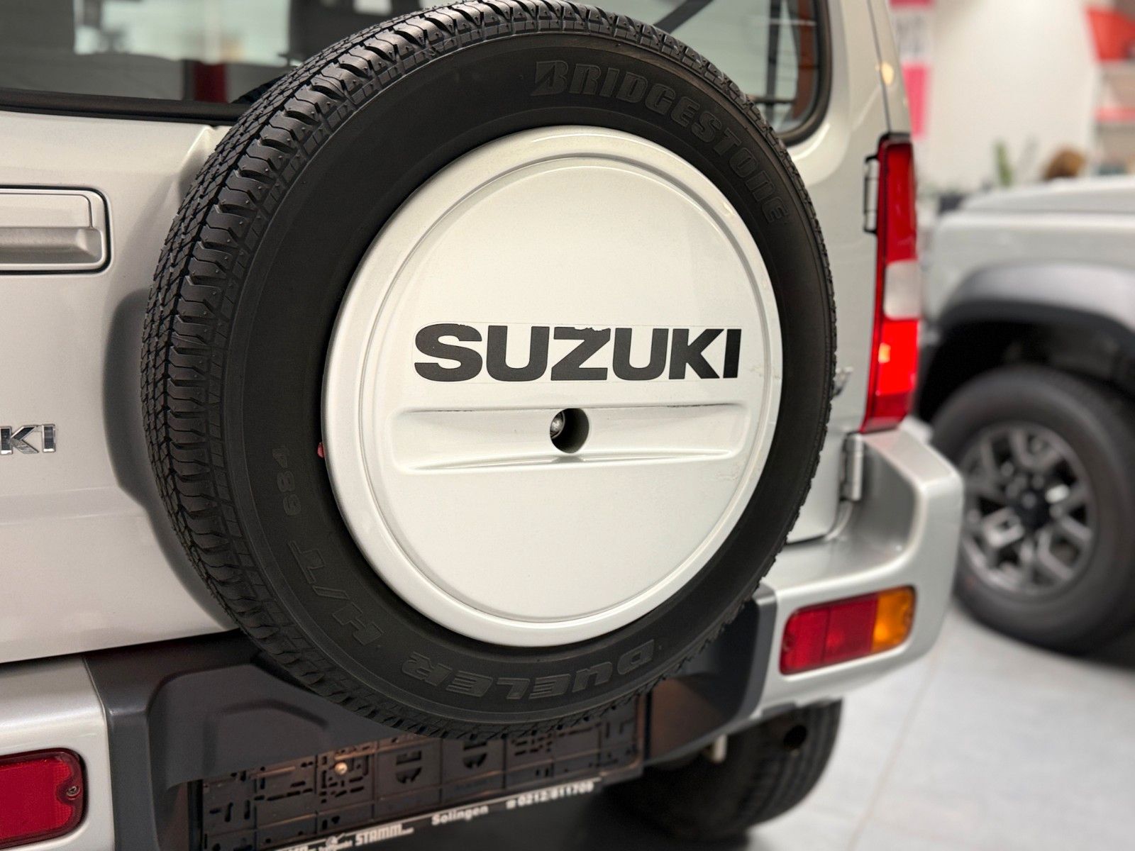Fahrzeugabbildung Suzuki Jimny 1.3 4WD Style  / Sitzheizung