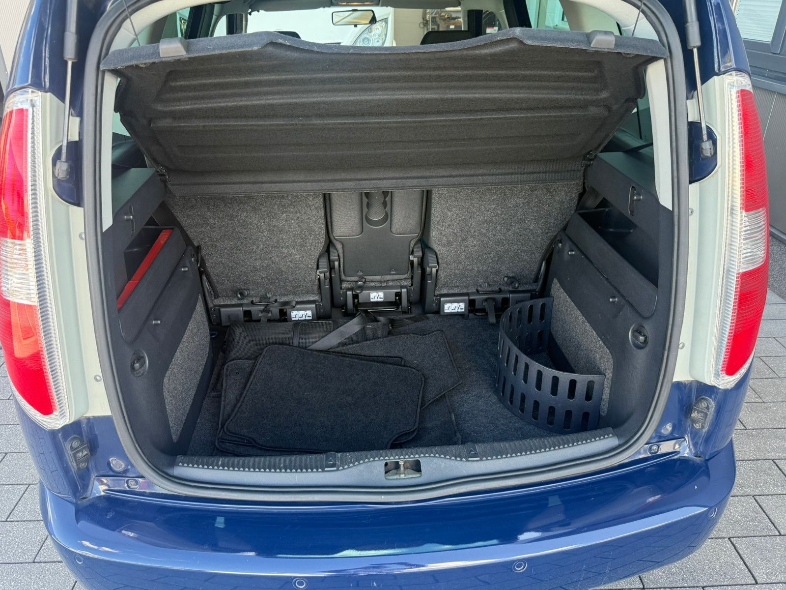 Fahrzeugabbildung SKODA Roomster Style Plus Edition