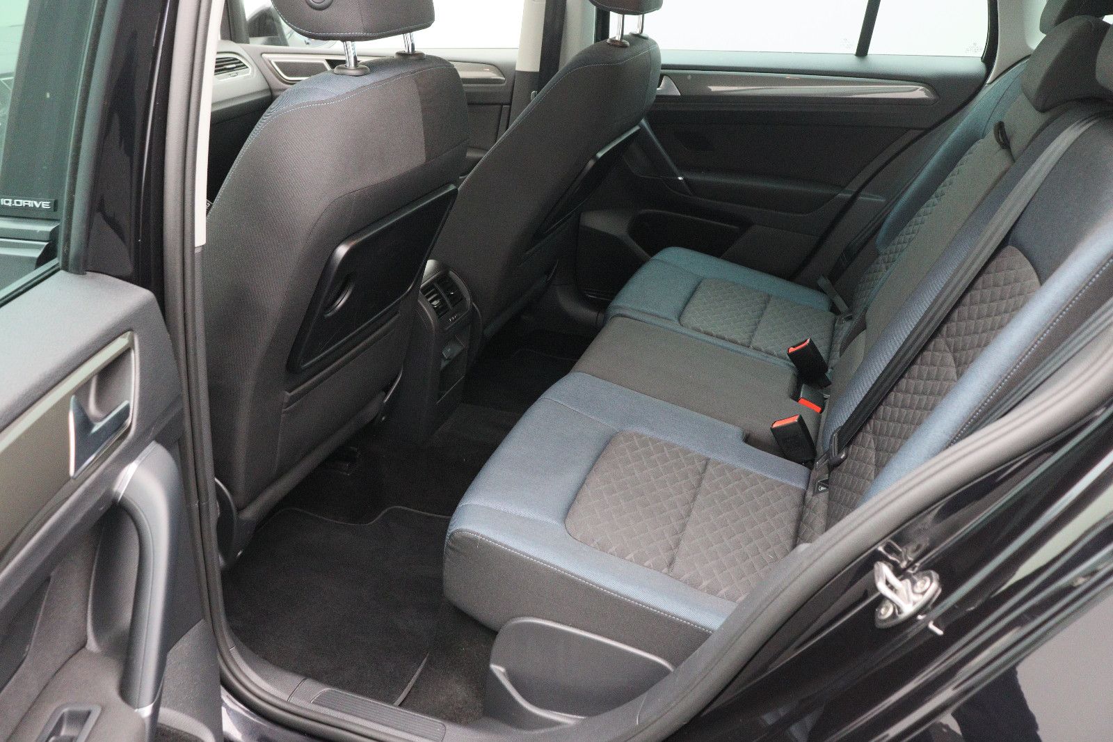 Fahrzeugabbildung Volkswagen Golf Sportsvan VII 1.6 Comfortline AHK IQ.DRIVE