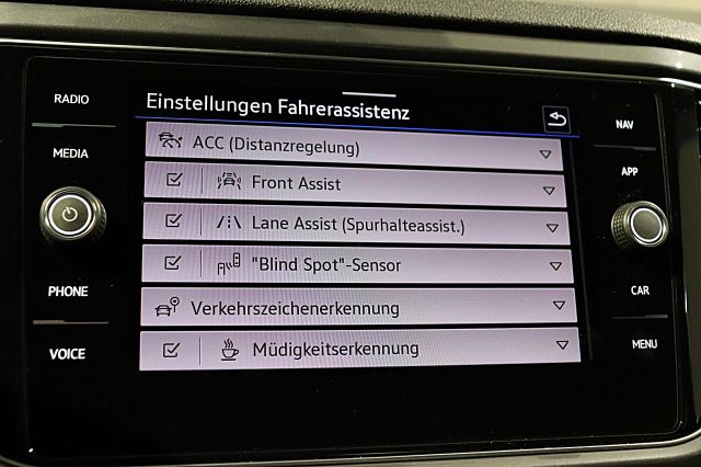 T-Roc Sport 1.5 TSI DSG LED NAVI KAMERA ACC el.H