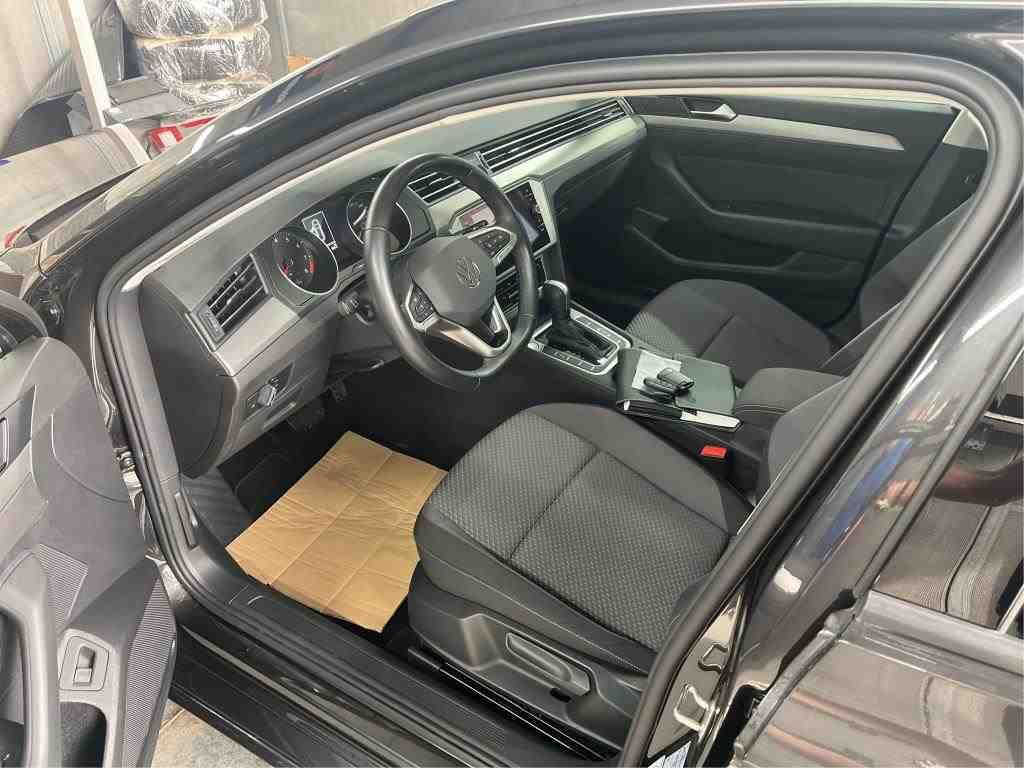 Volkswagen Passat Variant - Bild 10