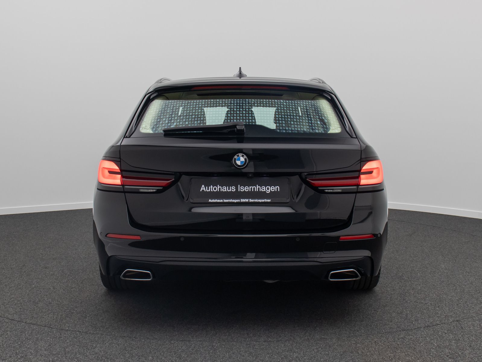 Fahrzeugabbildung BMW 520d Panorama 360° HUD DAB Komfort Alarm AHK LED