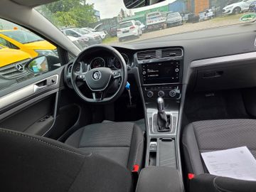 Volkswagen Golf - 8