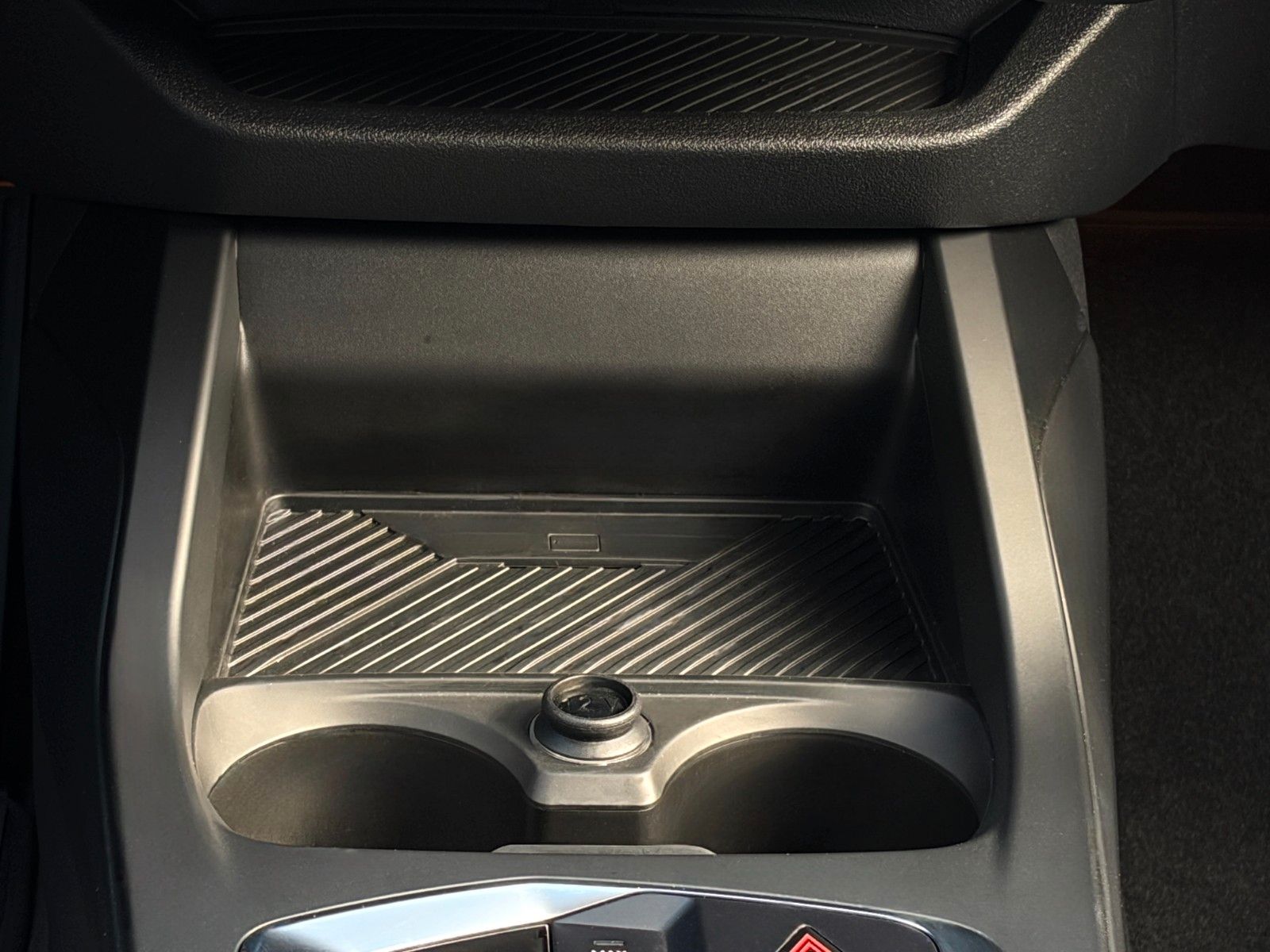 Fahrzeugabbildung BMW 120i Aut. Adap. LED CAM SHZ LHZ KZG CarPlay