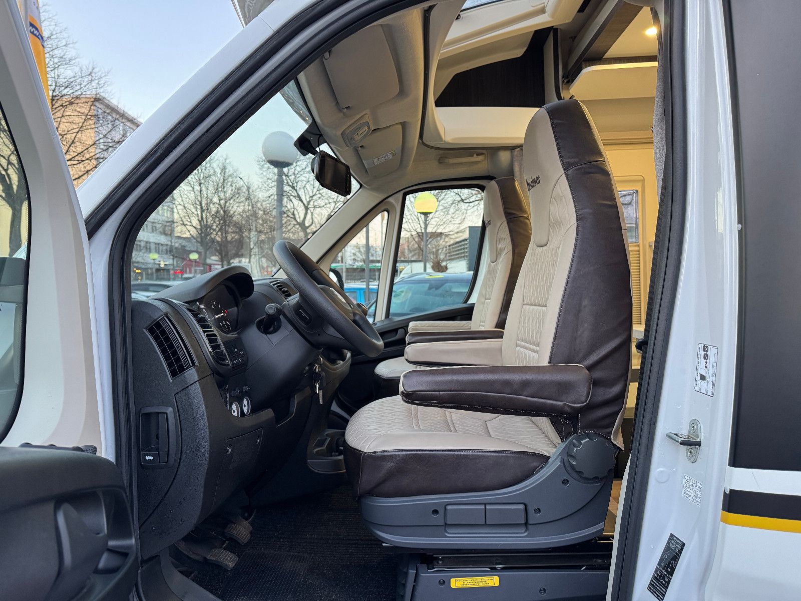 Fahrzeugabbildung Benimar Mileo M282 LOUNGE LUFTFEDERUNG SOLAR TV SAT AHK