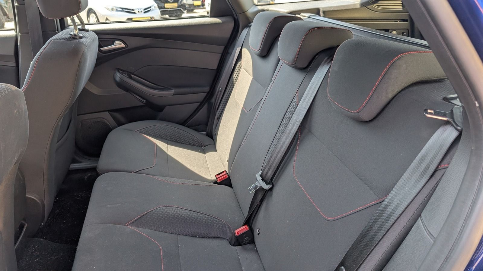 Fahrzeugabbildung Ford Focus Turnier 1.0 eco Boost * beh. FS * SHZ * PD