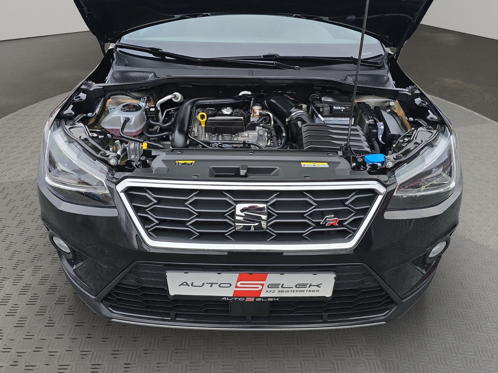 Fahrzeugabbildung SEAT Arona FR+DSG+Carplay+LED+AHK+PDC+AbstandTempomat