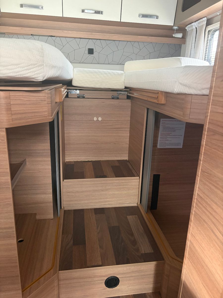 Fahrzeugabbildung Weinsberg CaraCompact Suite MB 640 MEG