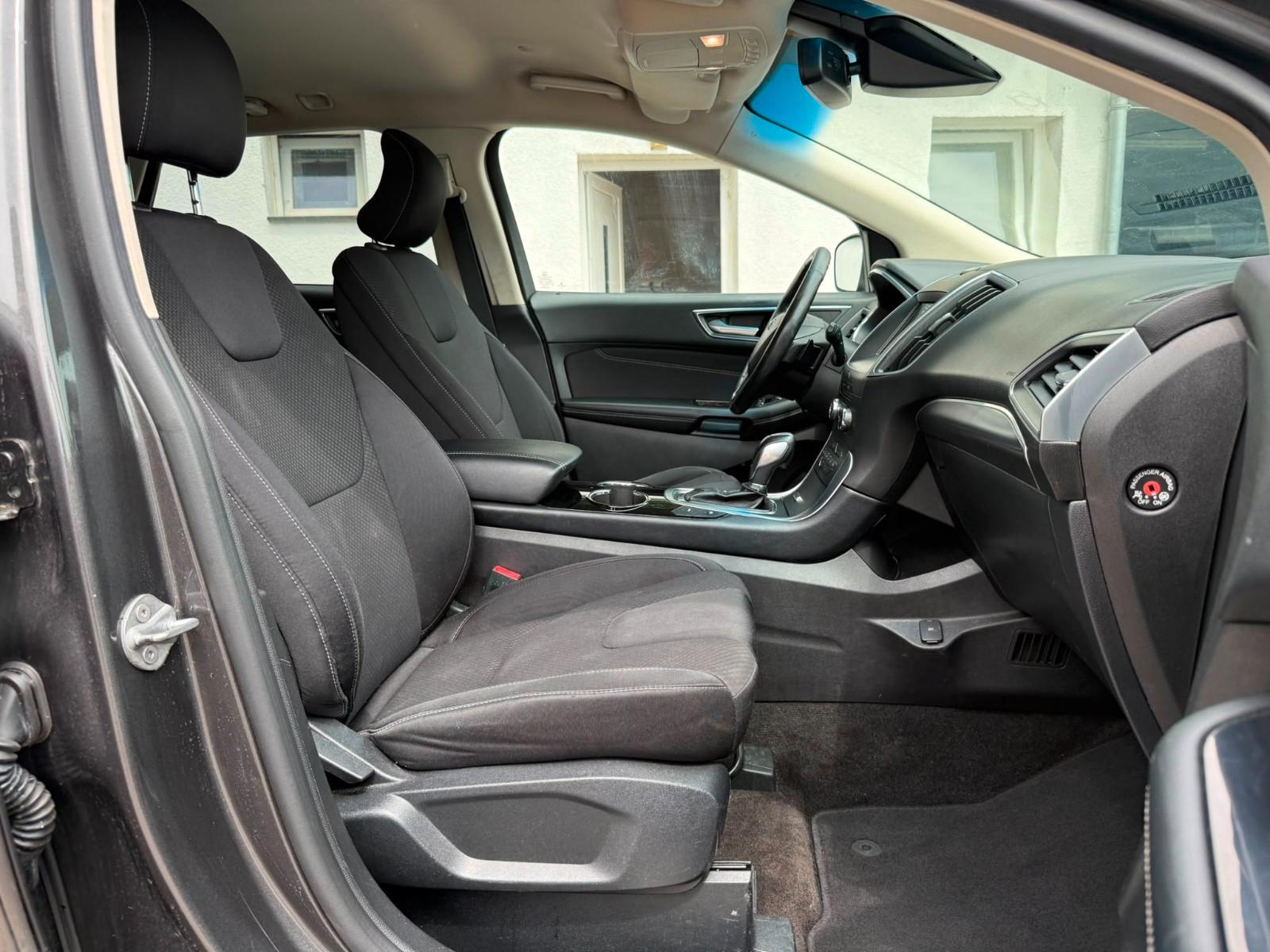 Ford Edge Titanium 4x4*Keyless*8Fach*Navi*Szhz