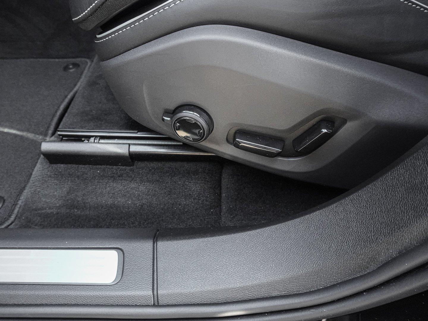 Volvo XC60 T8 AWD Black Edition Ultra Plug-in Hybrid