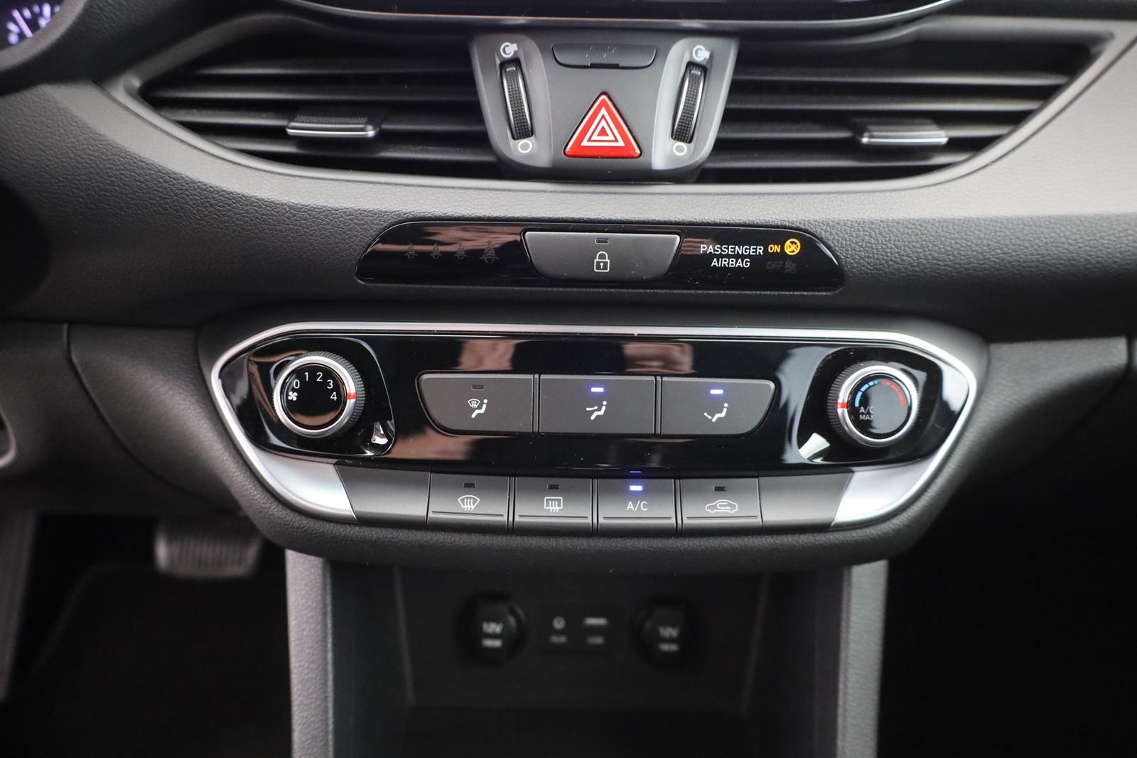 Hyundai i30 1.6 CRDi Aut. Navi Sitzheizung Kamera