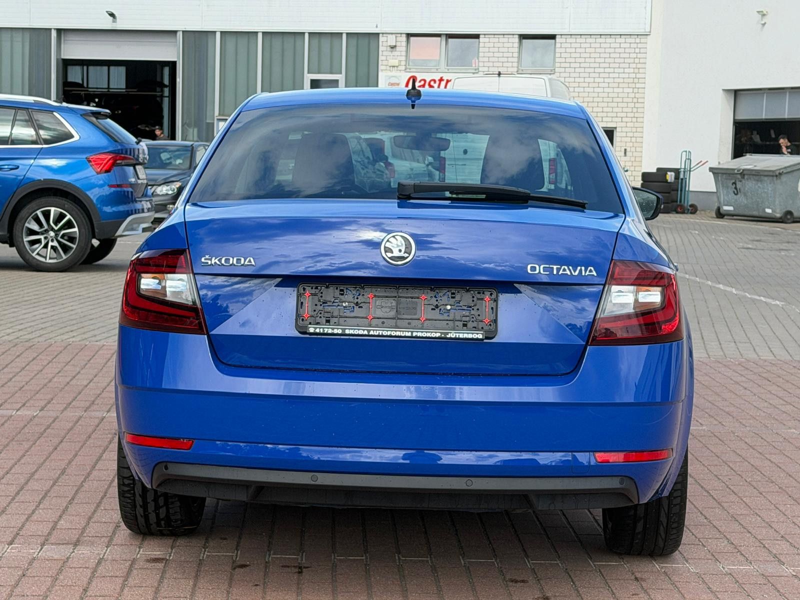 Fahrzeugabbildung SKODA Octavia Lim.*STNDHZNG*SZHZNG*TEMPOMAT*CARPLAY*