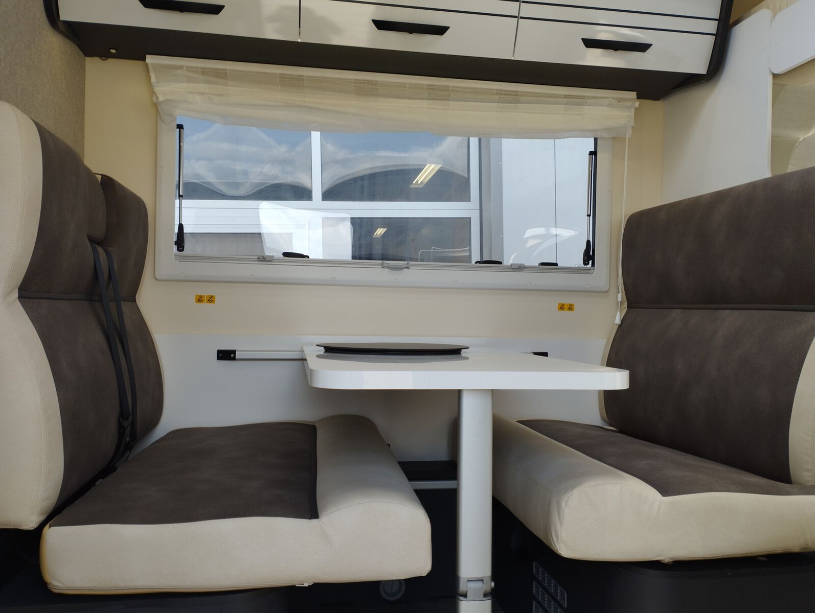 Fahrzeugabbildung Forster A FA699DVB 11340,- EUR Sondernachlass / 165 PS