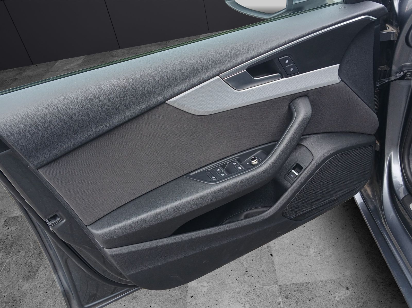 Fahrzeugabbildung Audi A4 Avant 45 TDI sport quattro S-Line Matrix Navi