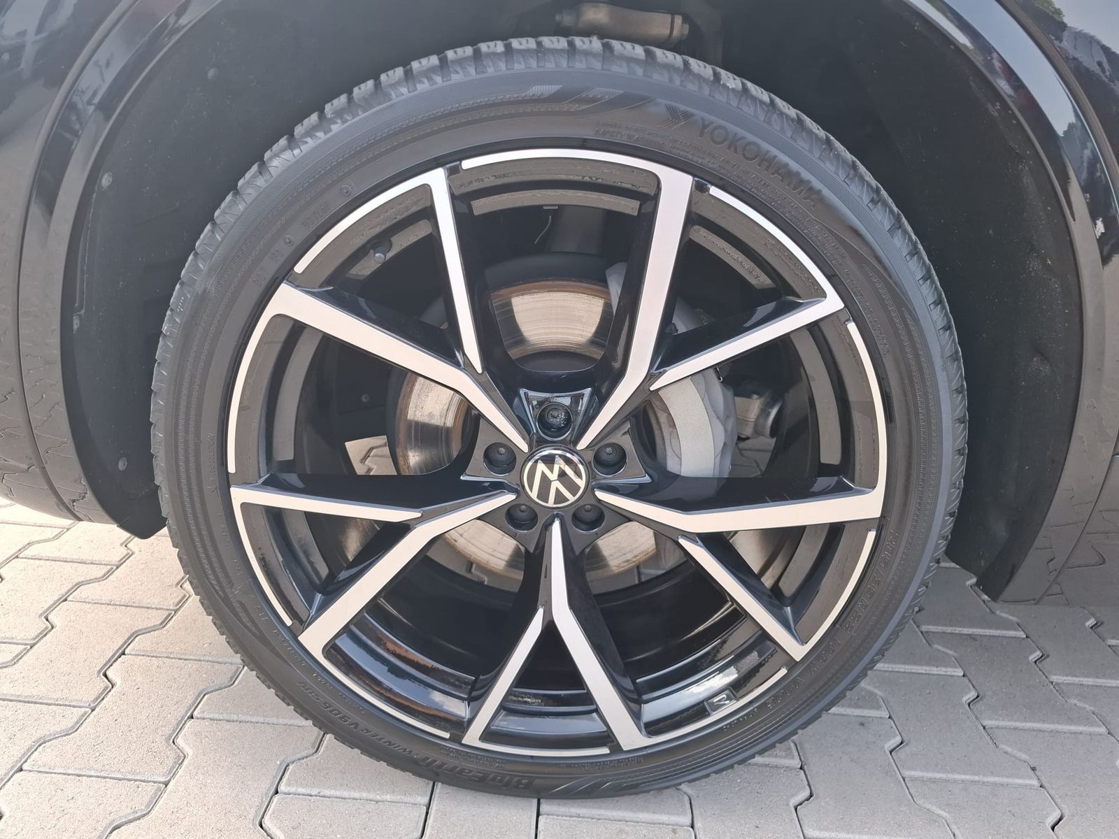 Fahrzeugabbildung Volkswagen Touareg 3.0TDI 4M R-Line VOLL Black 22" UPE 114T