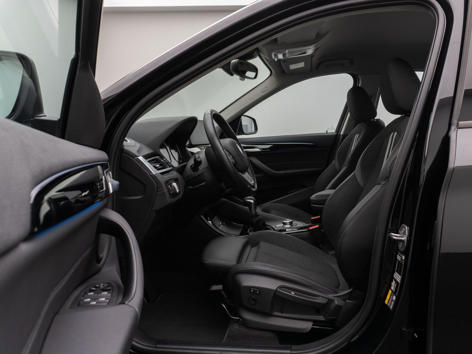 Fahrzeugabbildung BMW X1 xD25e Sport Line Kamera HUD DAB HiFi Komfort