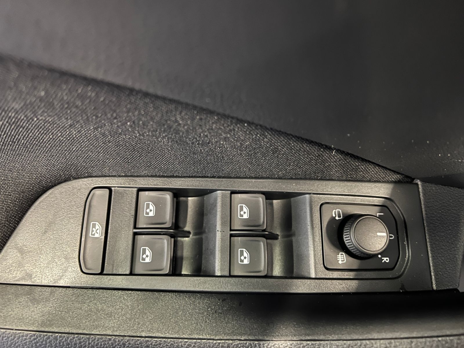 Fahrzeugabbildung SKODA Scala DRIVE 1.0 TSI *18"-LM, Black-Paket, LED*