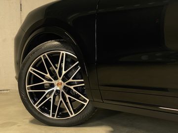 Porsche Cayenne - 7