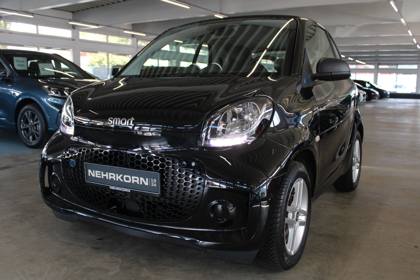 Fahrzeugabbildung Smart ForTwo coupé 60kW EQ Batterie KLIMA Allwetter