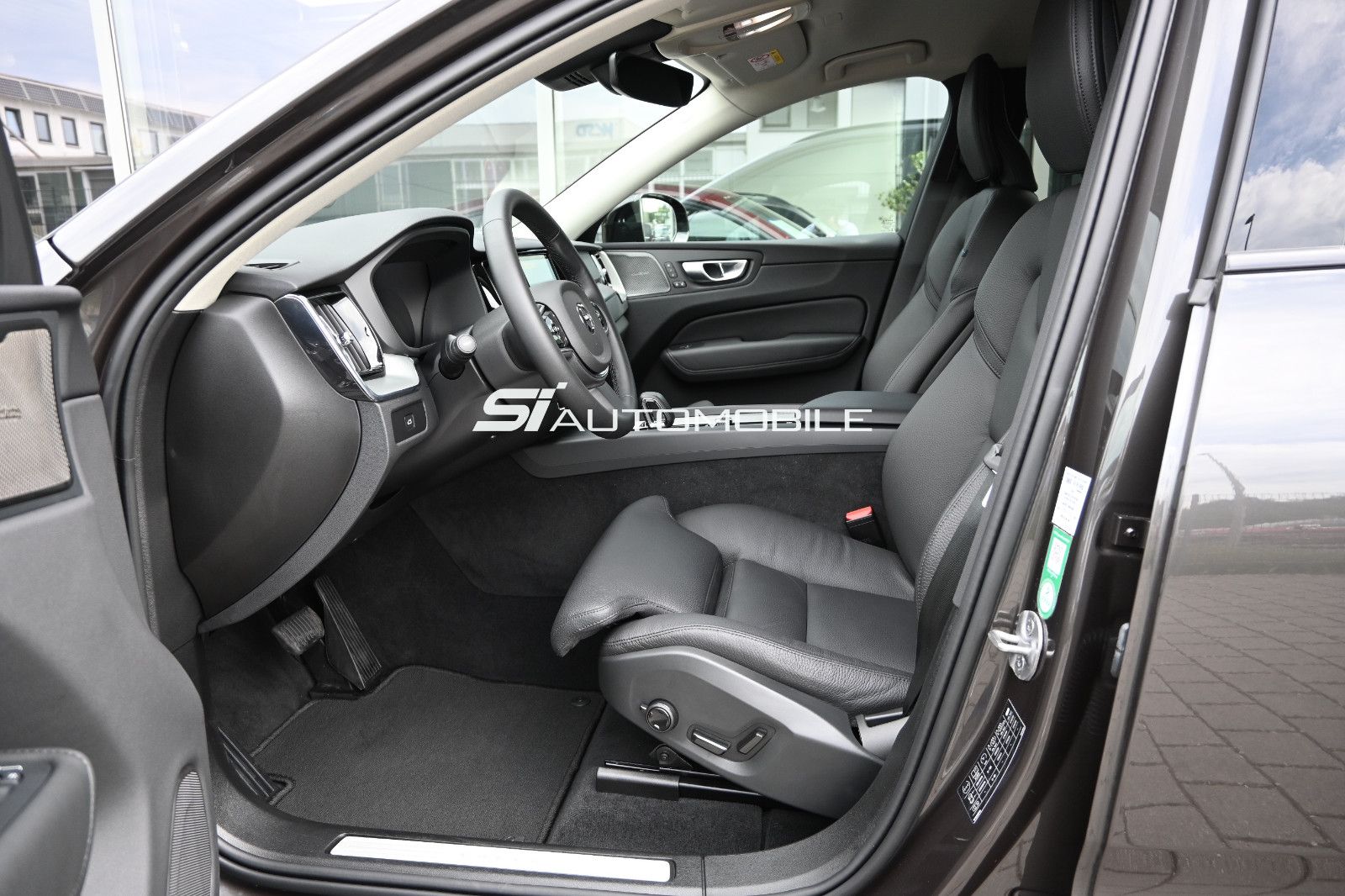 Fahrzeugabbildung Volvo XC60 B4 D Plus Dark °ACC°STANDHEIZ°360°KAM°HARM°